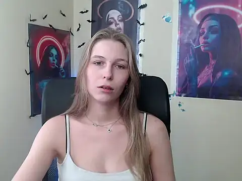 Snapshot of StrangerGi chatting on 05-11-26, 11:55 StrangerGi online show from 05-11-26, 11:55