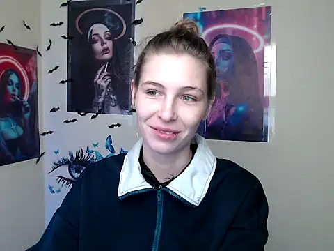 Snapshot of StrangerGi chatting on 10-23-25, 06:12 StrangerGi online show from 10-23-25, 06:12