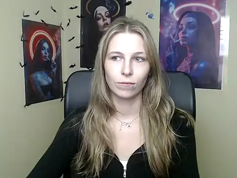 Snapshot of StrangerGi chatting on 05-29-26, 12:00 StrangerGi online show from 05-29-26, 12:00