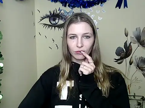 Snapshot of StrangerGi chatting on 02-20-25, 04:03 StrangerGi online show from 02-20-25, 04:03