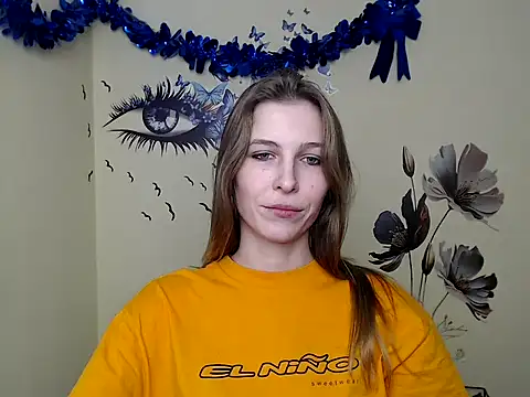 Snapshot of StrangerGi chatting on 02-26-25, 01:11 StrangerGi online show from 02-26-25, 01:11
