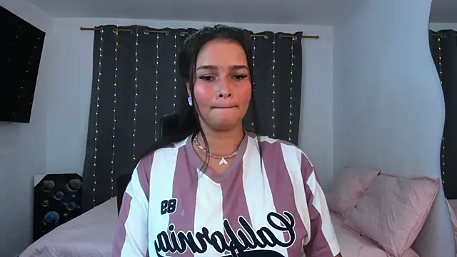 Snapshot of Abby_Parker1 chatting on 10-26-25, 10:54 Abby Parker1 online show from 10-26-25, 10:54