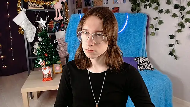 Hermione Reid online show from 01-12-25, 04:42