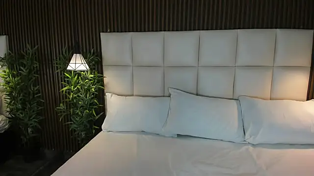 CailynBrowm online show from 10-16-25, 04:32