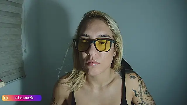 Snapshot of Isis69_ chatting on 02-10-26, 11:48 Isis69 online show from 02-10-26, 11:48