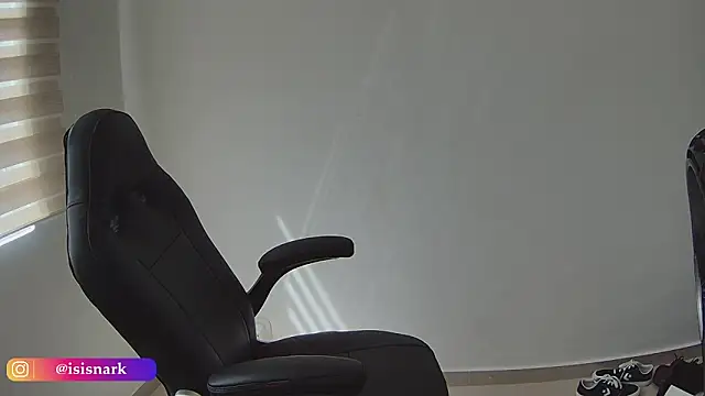 Snapshot of Isis69_ chatting on 02-17-26, 03:31 Isis69 online show from 02-17-26, 03:31