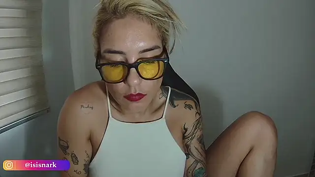 Snapshot of Isis69_ chatting on 01-16-26, 10:36 Isis69 online show from 01-16-26, 10:36