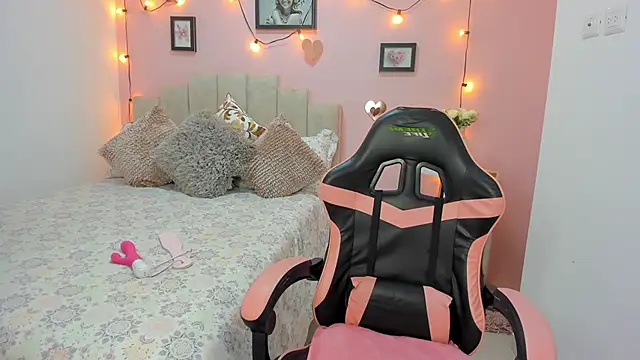 emilyharrix online show from 11-02-25, 07:08