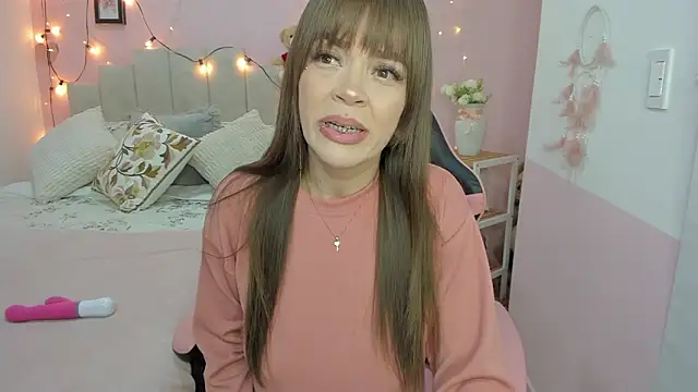 Snapshot of emilyharrix chatting on 03-03-26, 09:33 emilyharrix online show from 03-03-26, 09:33