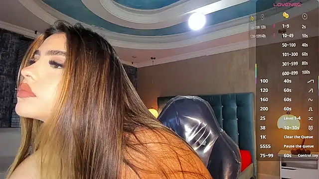 MelanieRioss online show from 11-20-25, 01:34