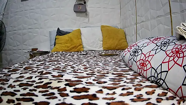 Mendoza Amaranata online show from 10-12-25, 06:53