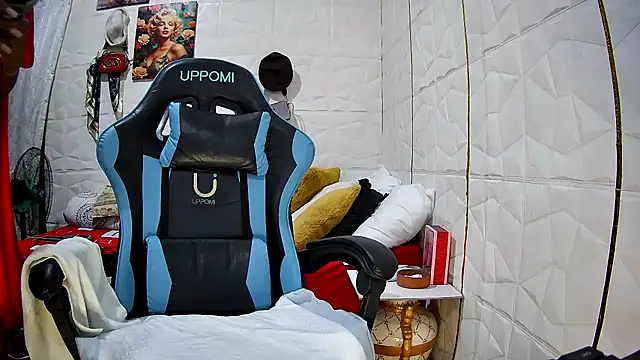 Mendoza Amaranata online show from 10-26-25, 03:34