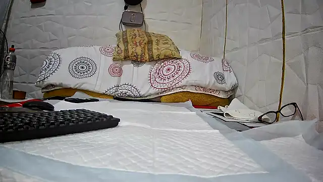 Mendoza Amaranata online show from 09-14-25, 04:57