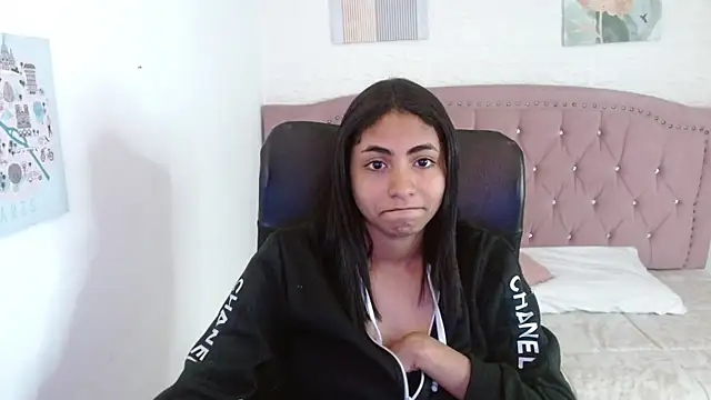 shaneelle online show from 10-11-25, 03:07