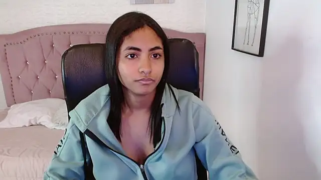 shaneelle online show from 11-12-25, 03:32