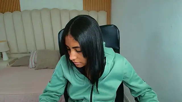 Snapshot of shaneelle chatting on 02-18-26, 03:04 shaneelle online show from 02-18-26, 03:04