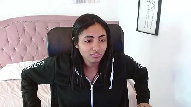 shaneelle online show from 11-08-25, 03:15