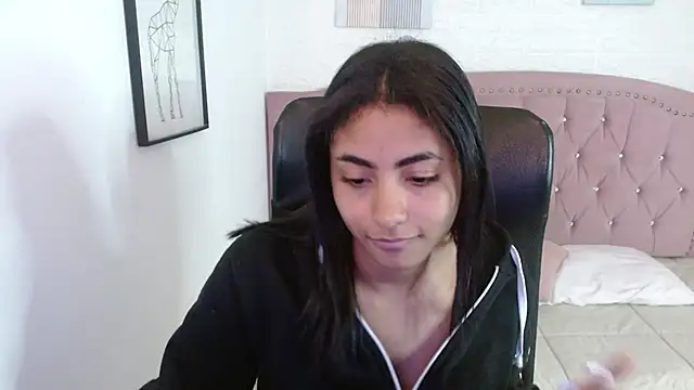 shaneelle online show from 10-21-25, 03:06