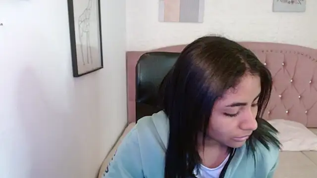 shaneelle online show from 10-24-25, 03:05