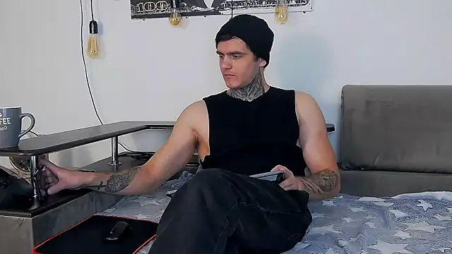 CarterCole online show from 12-21-25, 01:02