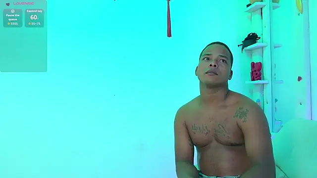 Snapshot of _exoticcouple69_ chatting on 10-04-25, 12:17 exoticcouple69 online show from 10-04-25, 12:17