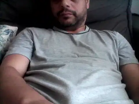 Snapshot of HornyBeachBoyBR chatting on 09-15-25, 01:22 HornyBeachBoyBR online show from 09-15-25, 01:22