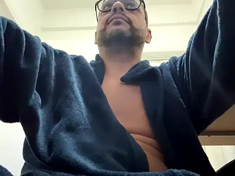 Snapshot of HornyBeachBoyBR chatting on 07-17-26, 02:36 HornyBeachBoyBR online show from 07-17-26, 02:36