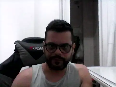 Snapshot of HornyBeachBoyBR chatting on 07-30-26, 01:21 HornyBeachBoyBR online show from 07-30-26, 01:21