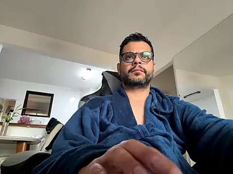 Snapshot of HornyBeachBoyBR chatting on 06-20-26, 05:07 HornyBeachBoyBR online show from 06-20-26, 05:07