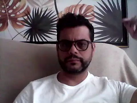Snapshot of HornyBeachBoyBR chatting on 07-12-26, 03:46 HornyBeachBoyBR online show from 07-12-26, 03:46