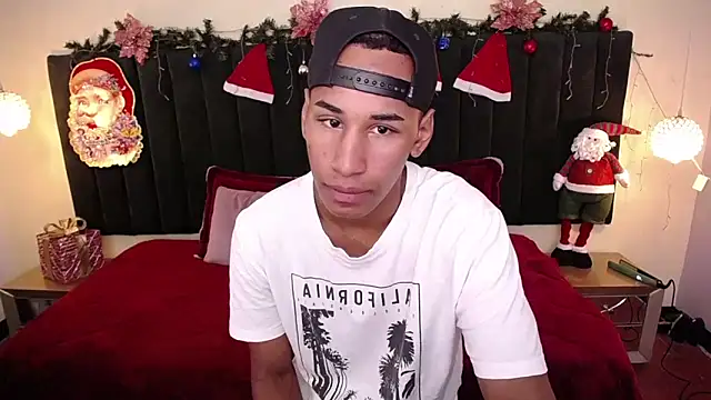 soft attraction online show from 11-20-25, 07:47