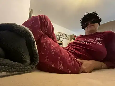 Marilou1983 online show from 11-29-25, 08:25