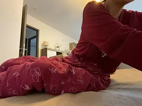Marilou1983 online show from 05-19-26, 04:58