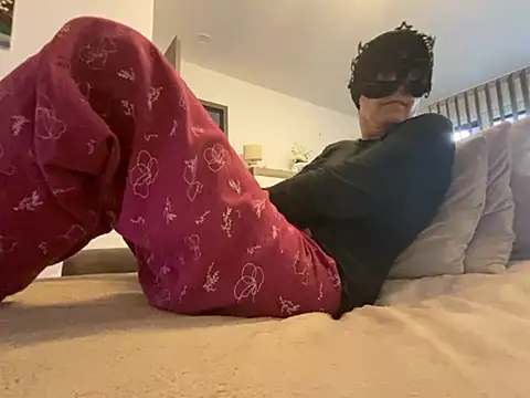 Marilou1983 online show from 03-26-26, 08:34