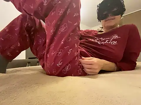 Marilou1983 online show from 02-15-26, 09:58