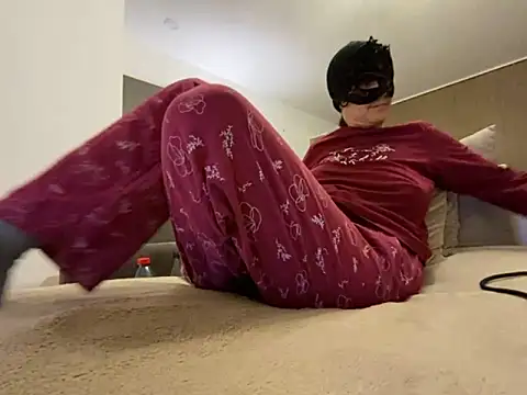 Marilou1983 online show from 03-05-26, 09:22