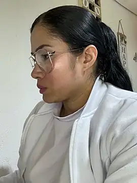 Snapshot of Sweet__Nurse1 chatting on 05-06-26, 03:38 Sweet Nurse1 online show from 05-06-26, 03:38