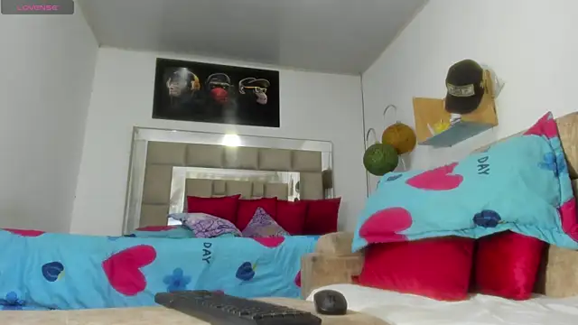 jadenf1 online show from 07-12-26, 01:06