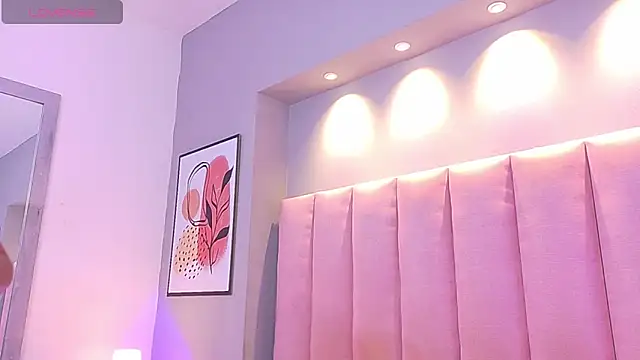 KeilyRoss online show from 11-23-25, 12:20