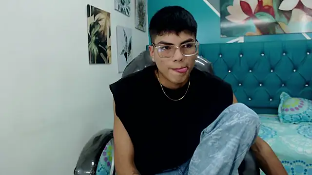 Snapshot of Noha_scott chatting on 02-06-25, 10:53 Noha scott online show from 02-06-25, 10:53