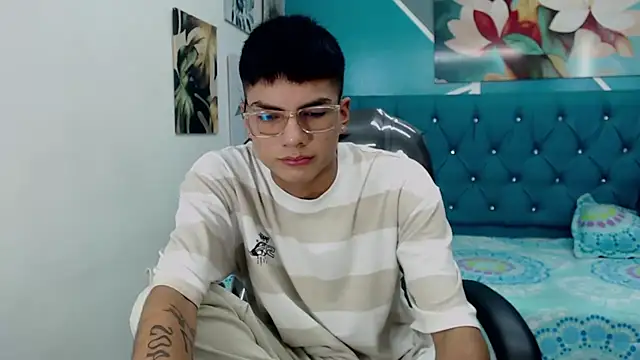 Snapshot of Noha_scott chatting on 02-11-25, 10:39 Noha scott online show from 02-11-25, 10:39