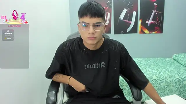 Snapshot of Noha_scott chatting on 02-28-25, 11:34 Noha scott online show from 02-28-25, 11:34