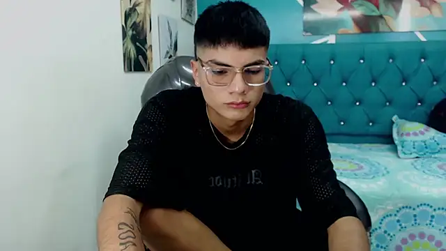 Snapshot of Noha_scott chatting on 02-07-25, 11:03 Noha scott online show from 02-07-25, 11:03