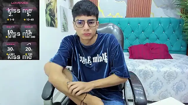 Snapshot of Noha_scott chatting on 02-25-26, 11:15 Noha scott online show from 02-25-26, 11:15