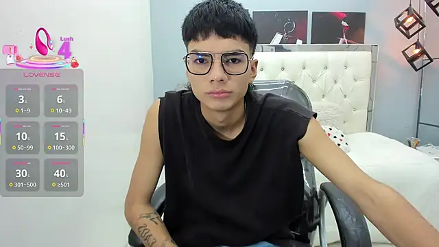 Snapshot of Noha_scott chatting on 09-23-25, 11:01 Noha scott online show from 09-23-25, 11:01