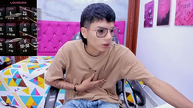 Snapshot of Noha_scott chatting on 12-02-25, 11:06 Noha scott online show from 12-02-25, 11:06