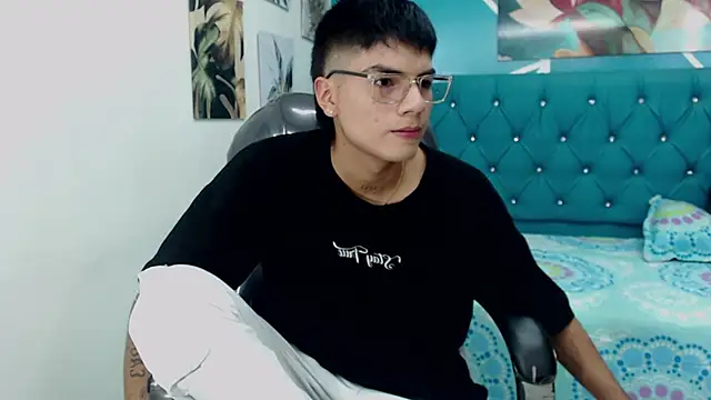 Snapshot of Noha_scott chatting on 02-01-25, 10:55 Noha scott online show from 02-01-25, 10:55