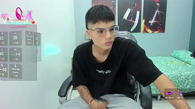 Snapshot of Noha_scott chatting on 03-07-25, 11:27 Noha scott online show from 03-07-25, 11:27