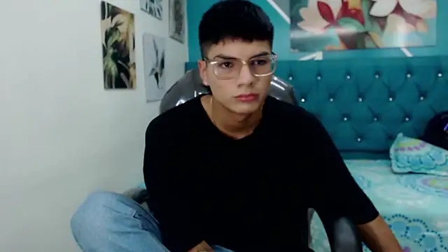 Snapshot of Noha_scott chatting on 02-13-25, 10:54 Noha scott online show from 02-13-25, 10:54