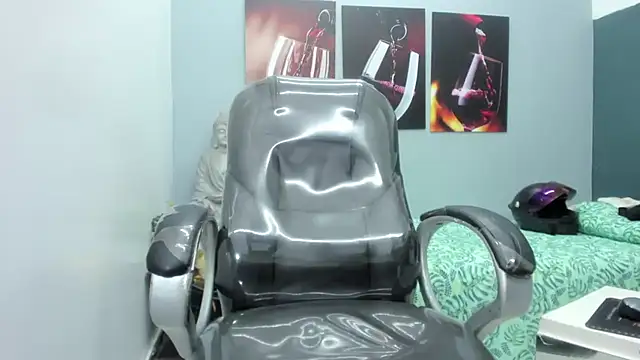 Snapshot of Noha_scott chatting on 02-27-25, 02:03 Noha scott online show from 02-27-25, 02:03